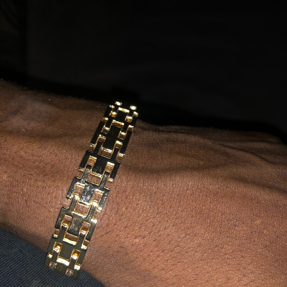 Gold bracelet
